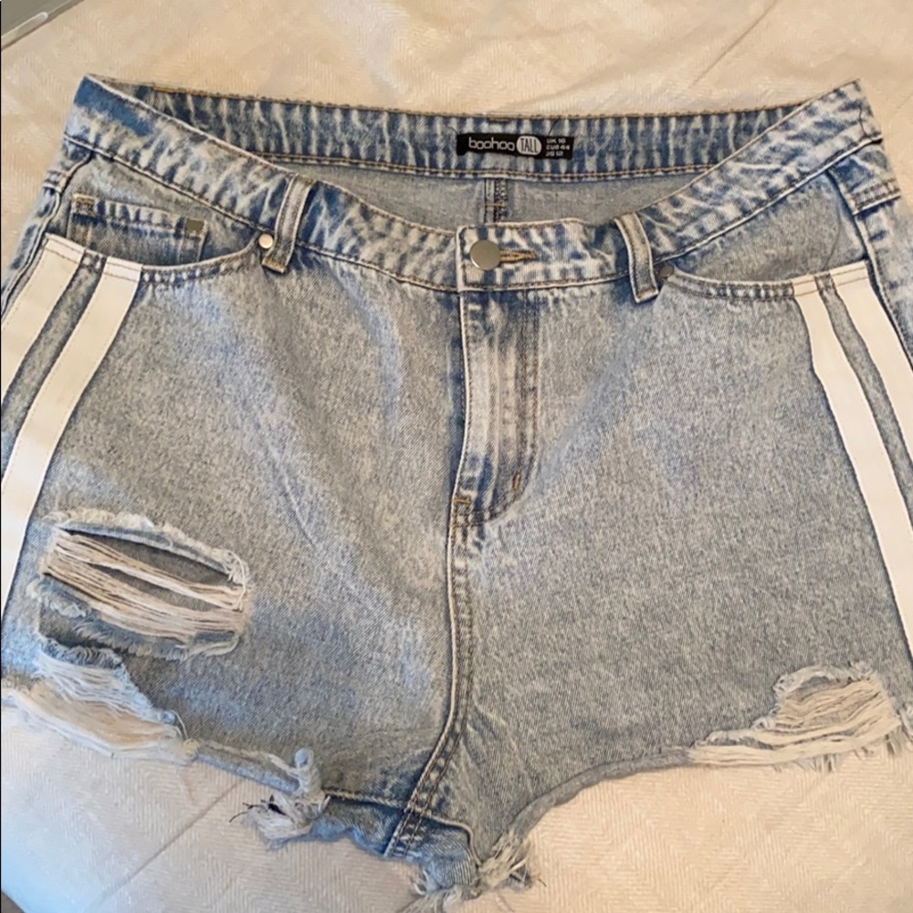 Boohoo denim shorts with white stripes
